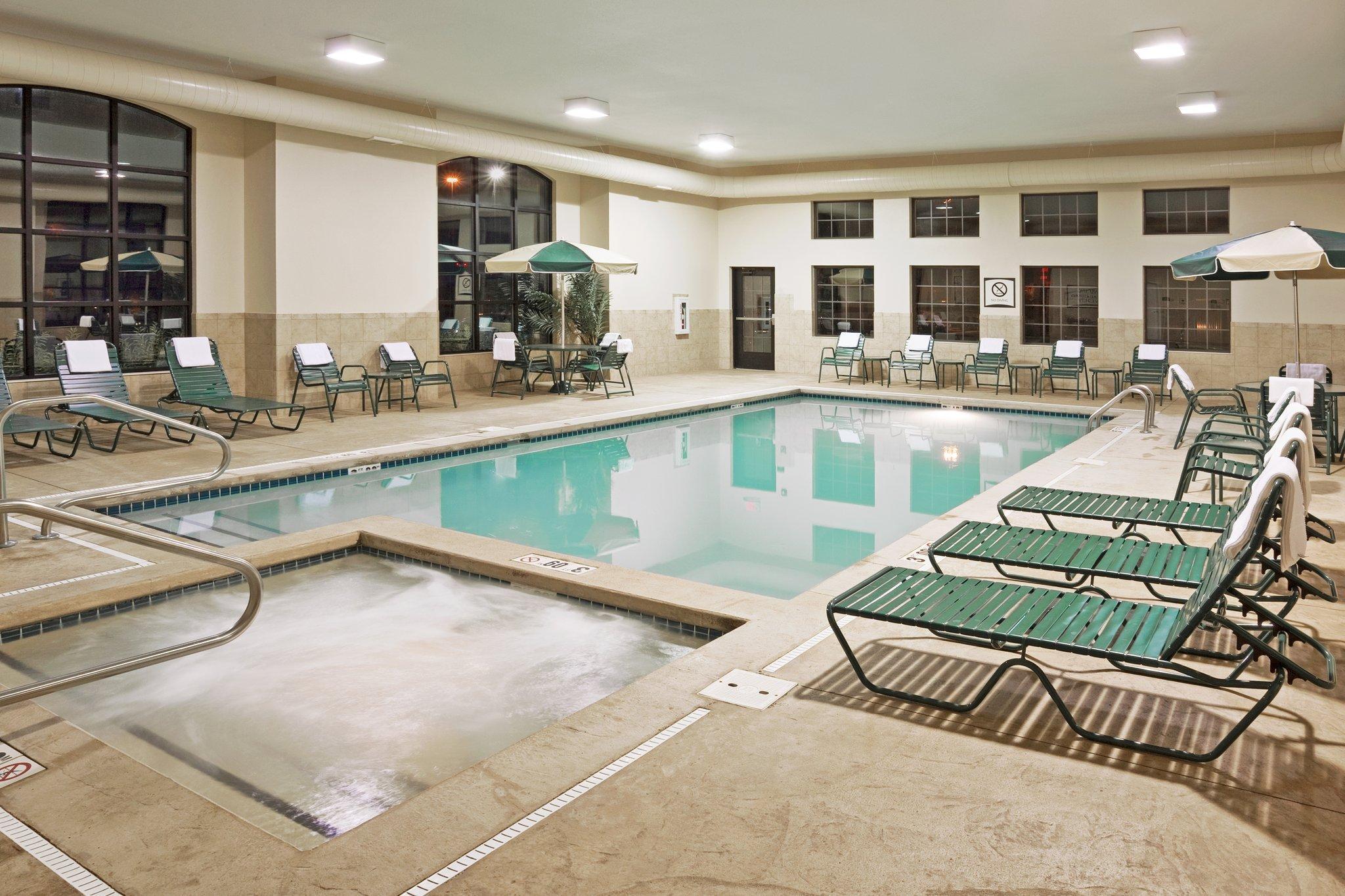 Staybridge Suites Akron-Stow-Cuyahoga Falls By Ihg Buitenkant foto