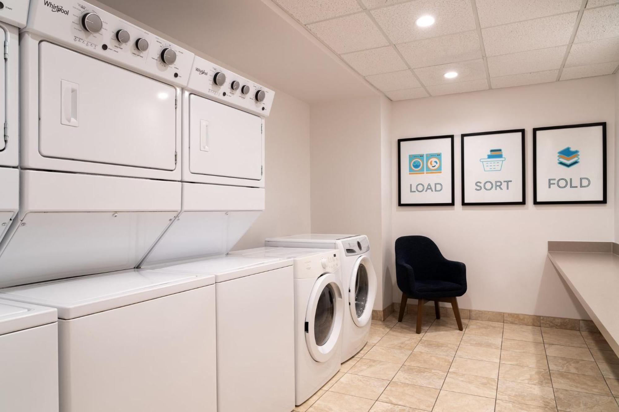 Staybridge Suites Akron-Stow-Cuyahoga Falls By Ihg Buitenkant foto